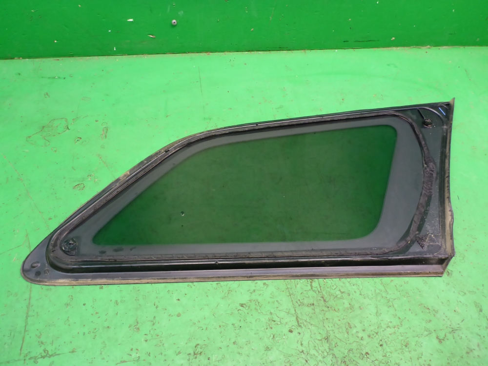 Стекло кузовное глухое левое