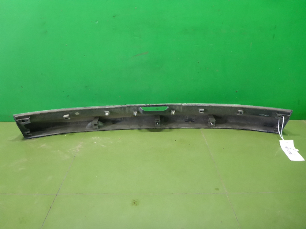 Накладка двери багажника