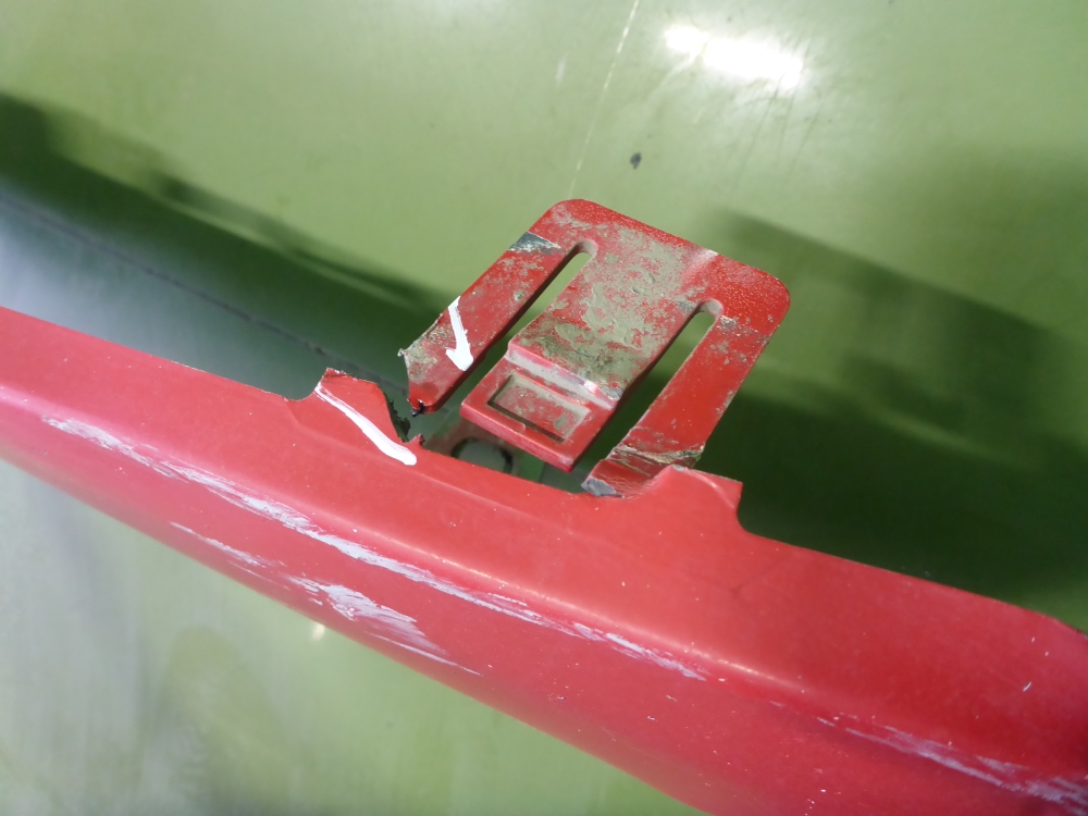 Накладка переднего бампера центральная