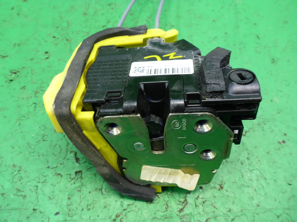 Замок двери задней левой