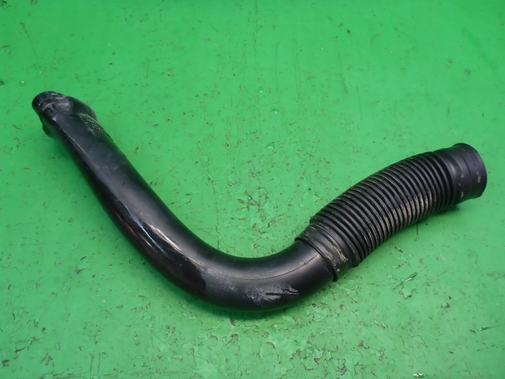 Патрубок воздушного фильтра