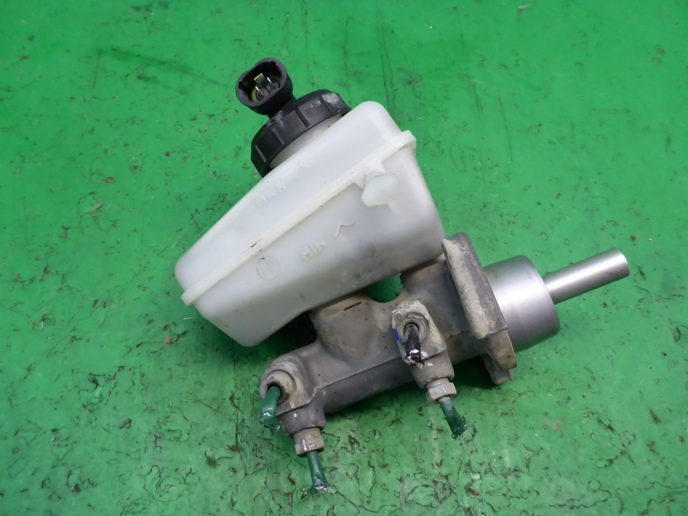 Цилиндр тормозной главный