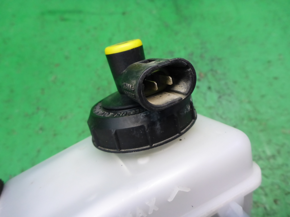 Цилиндр тормозной главный