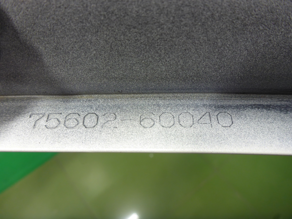 Накладка переднего крыла левого