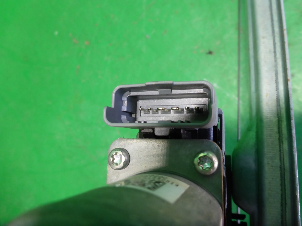 Стеклоподъемник электр. передний правый