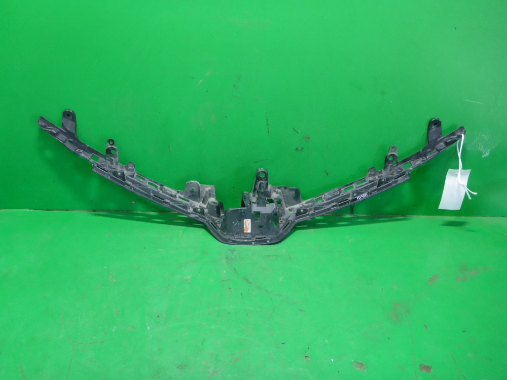 Кронштейн решетки радиатора