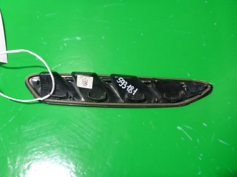 Накладка переднего крыла левого