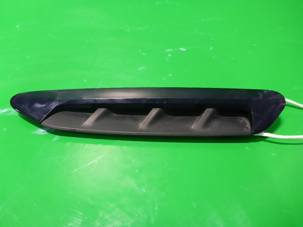 Накладка переднего крыла левого