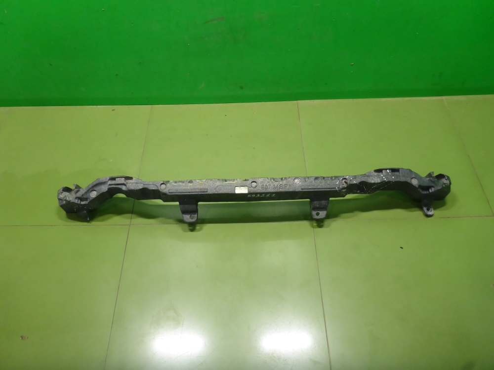 Наполнитель переднего бампера