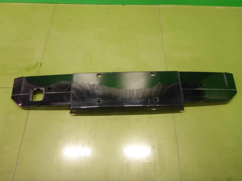 Накладка переднего бампера центральная