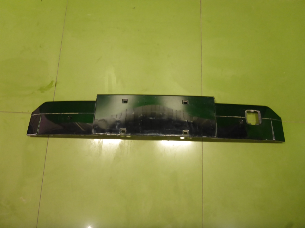 Накладка переднего бампера центральная