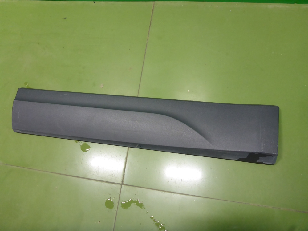Накладка двери задней левой