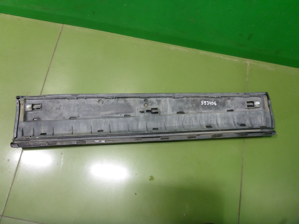 Накладка двери задней левой