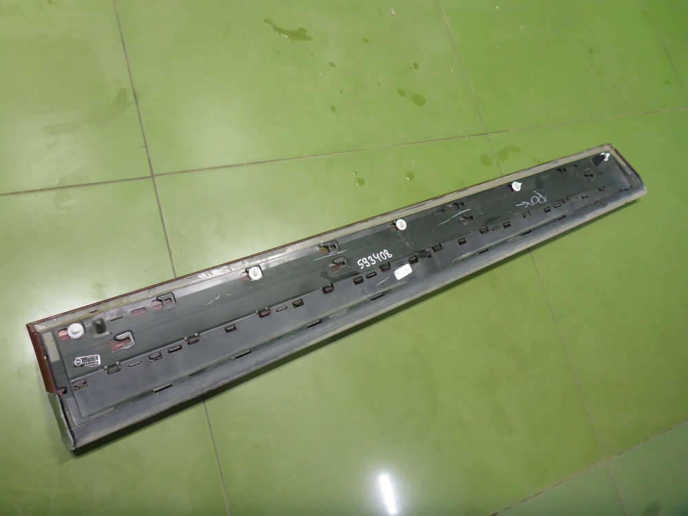 Накладка двери передней левой