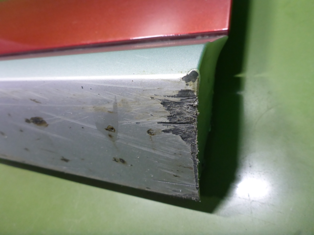 Накладка двери передней левой