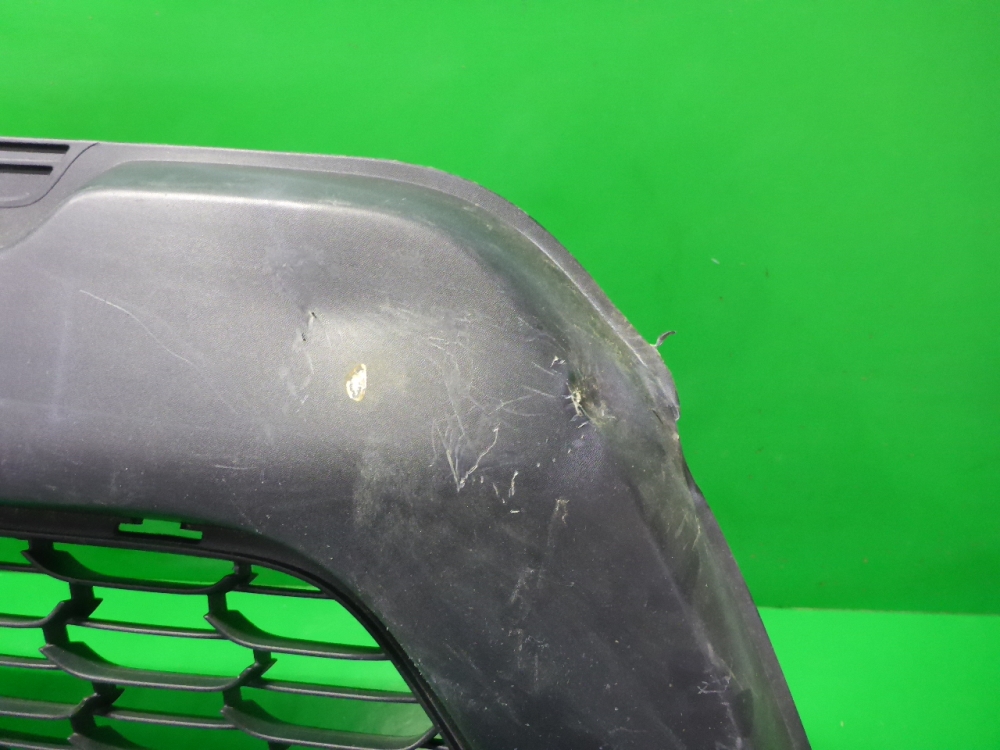 Решетка в бампер центральная