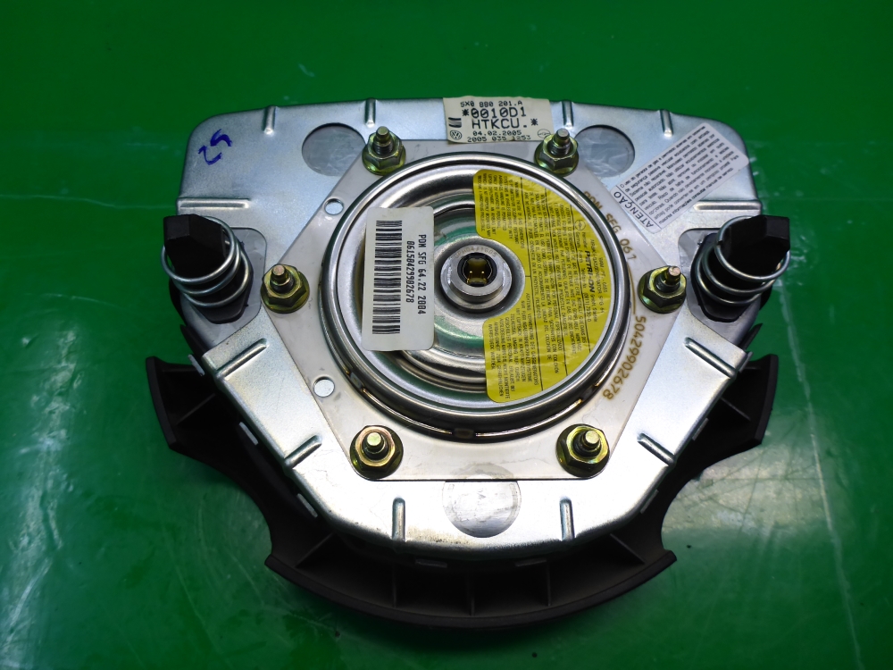 Подушка безопасности в рулевое колесо