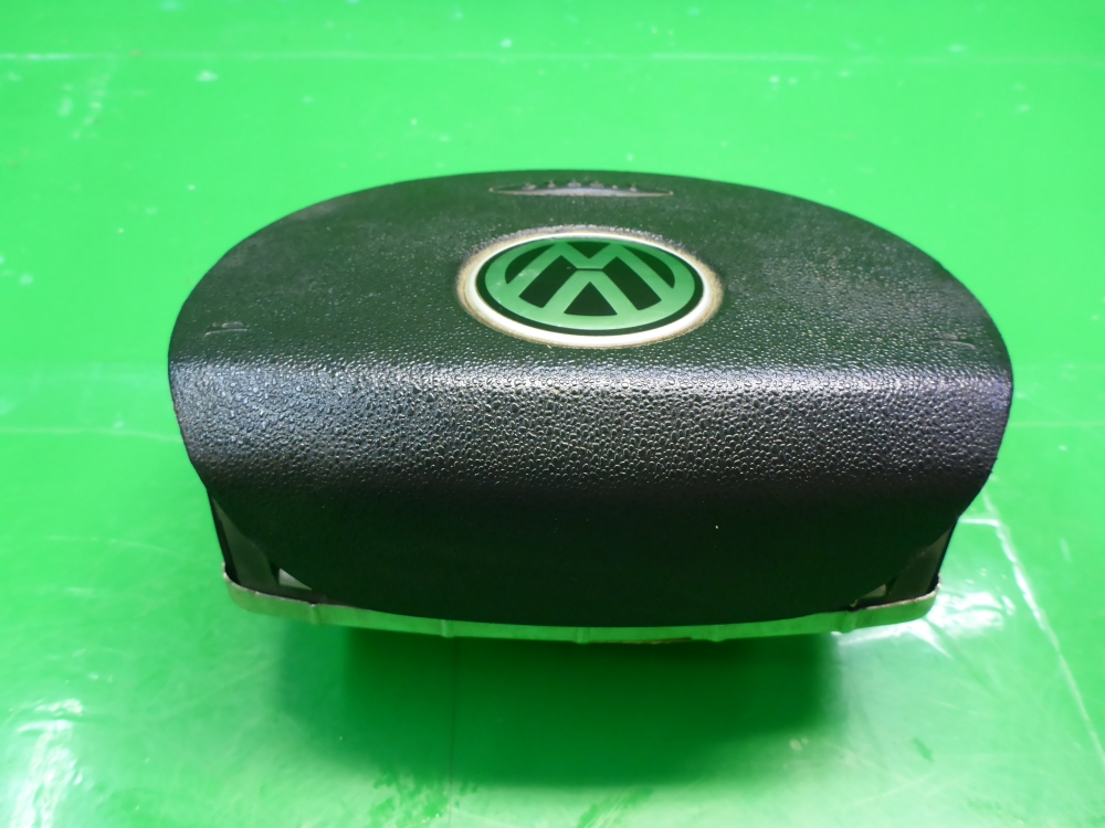 Подушка безопасности в рулевое колесо