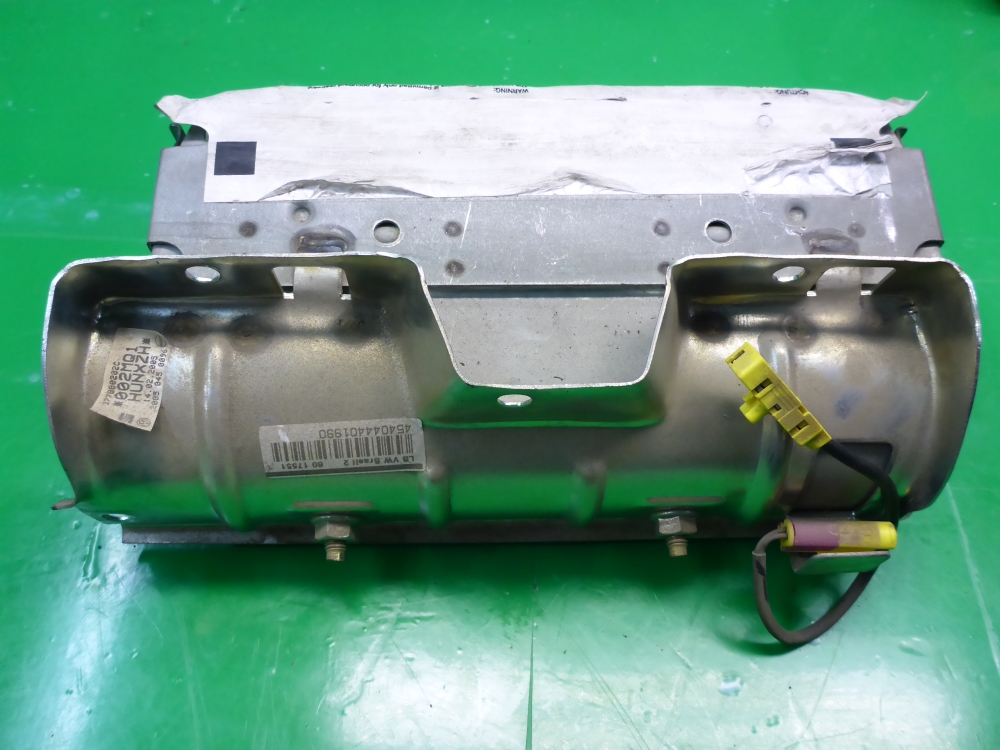 Подушка безопасности пассажирская (в торпедо)