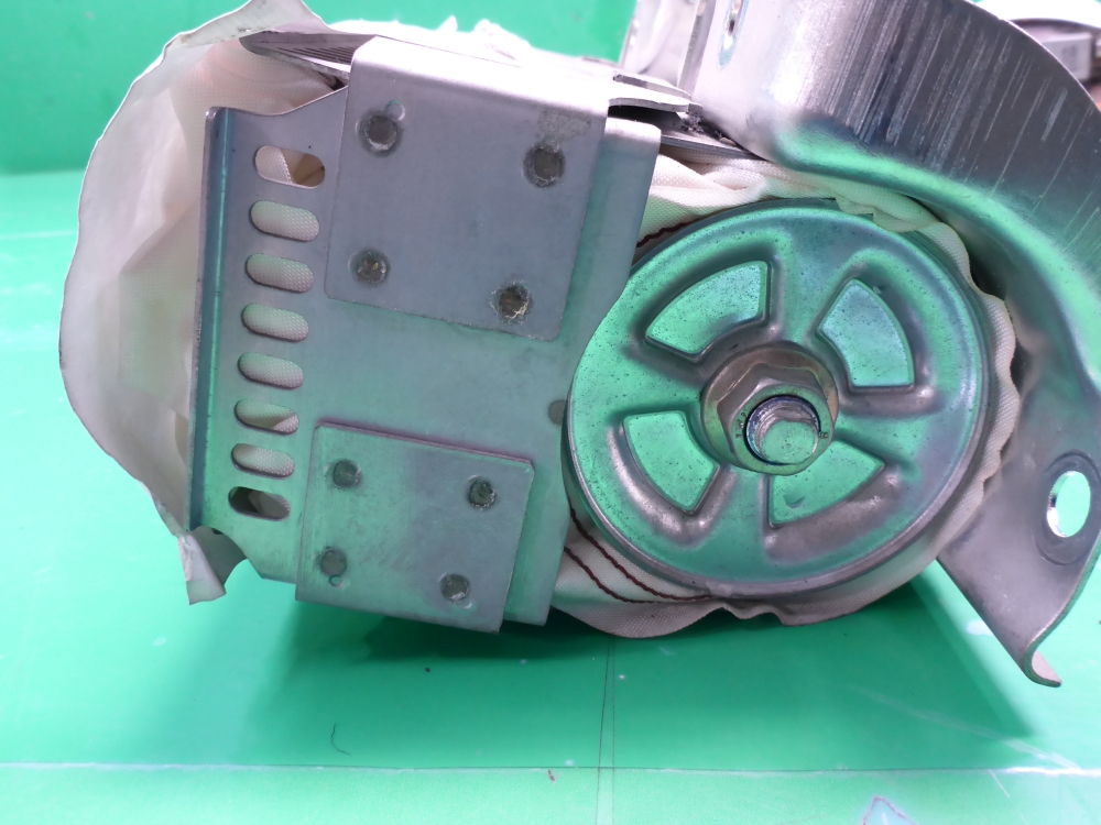 Подушка безопасности пассажирская (в торпедо)