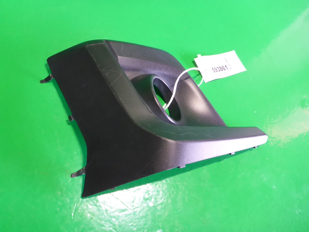 Рамка противотуманной фары левой