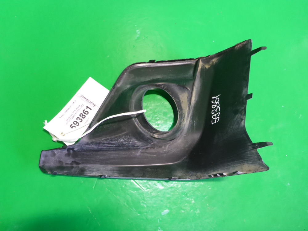 Рамка противотуманной фары левой