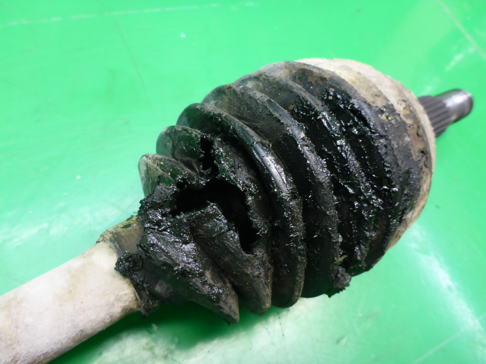 Полуось передняя левая