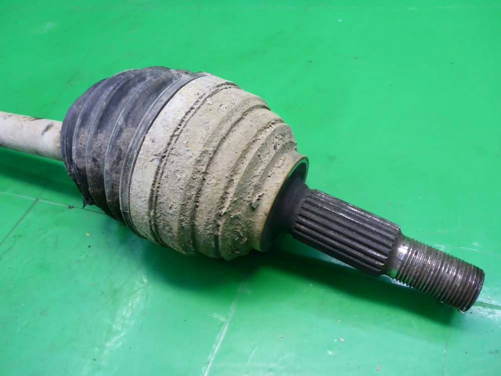 Полуось передняя левая