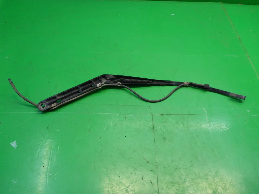 Поводок стеклоочистителя передний правый