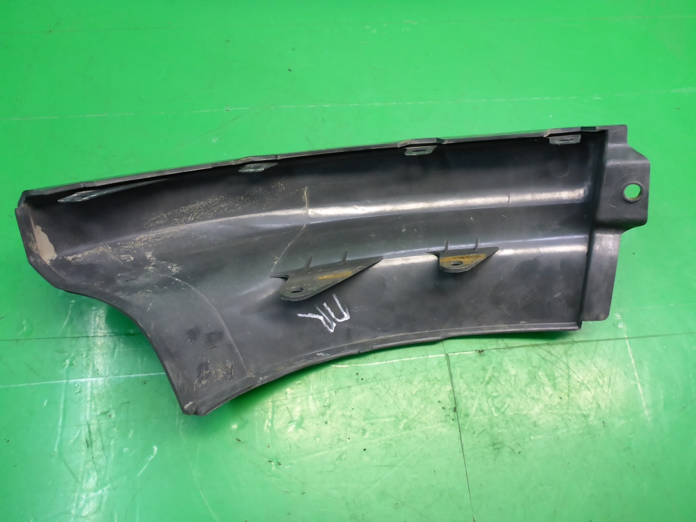 Накладка переднего бампера правая