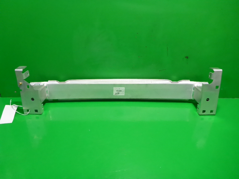 Усилитель переднего бампера