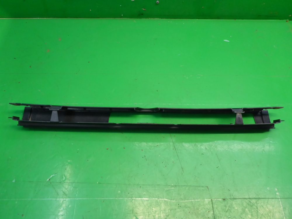 Решетка стеклоочистителей (Жабо)