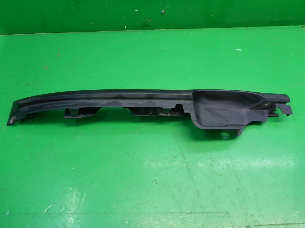 Решетка стеклоочистителей (Жабо)