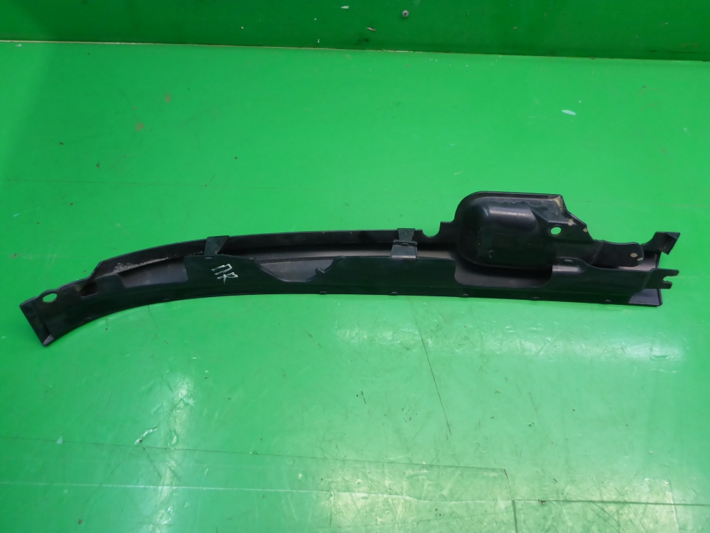 Решетка стеклоочистителей (Жабо)