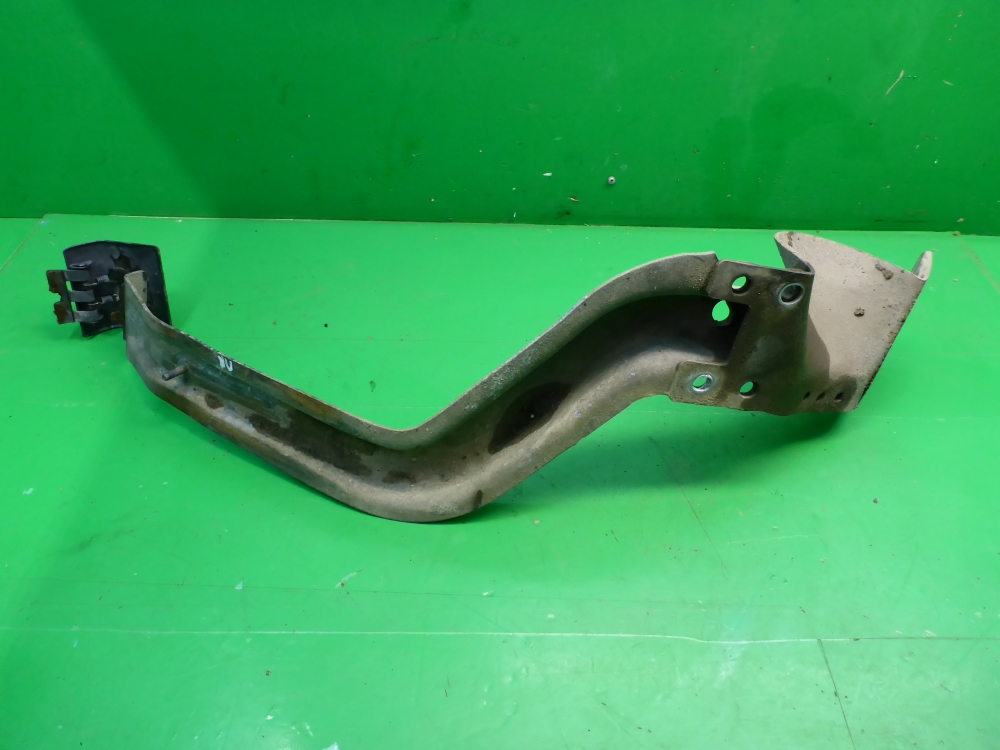 Кронштейн крепления крыла