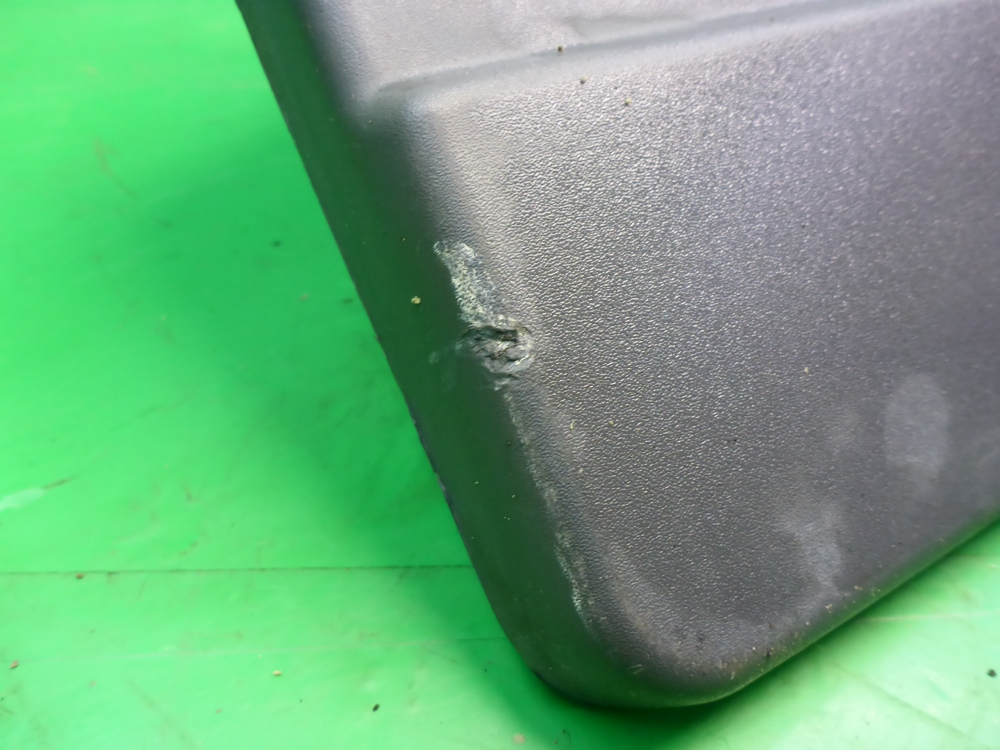 Накладка переднего крыла левого