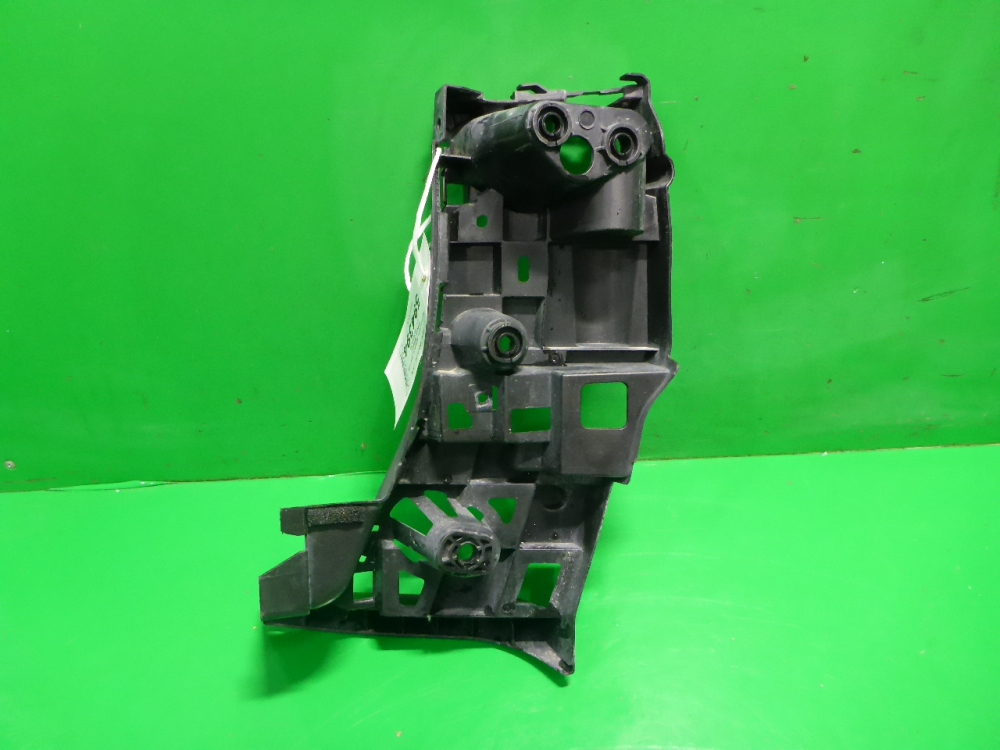 Кронштейн заднего бампера левый