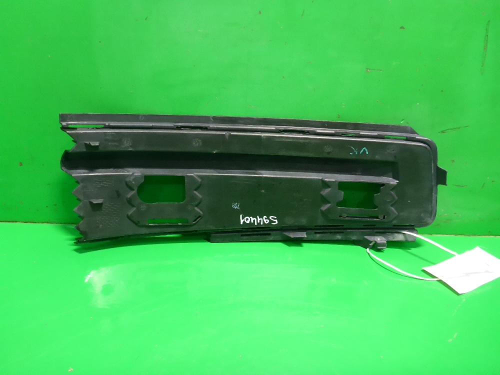 Решетка в бампер правая