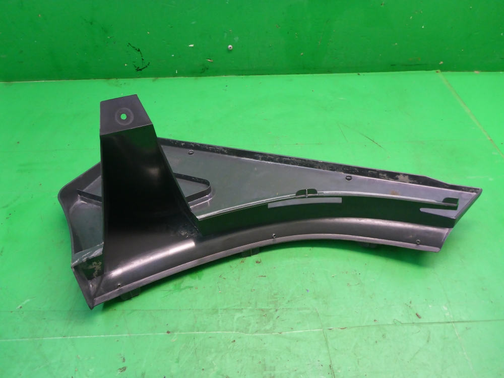 Накладка переднего крыла левого