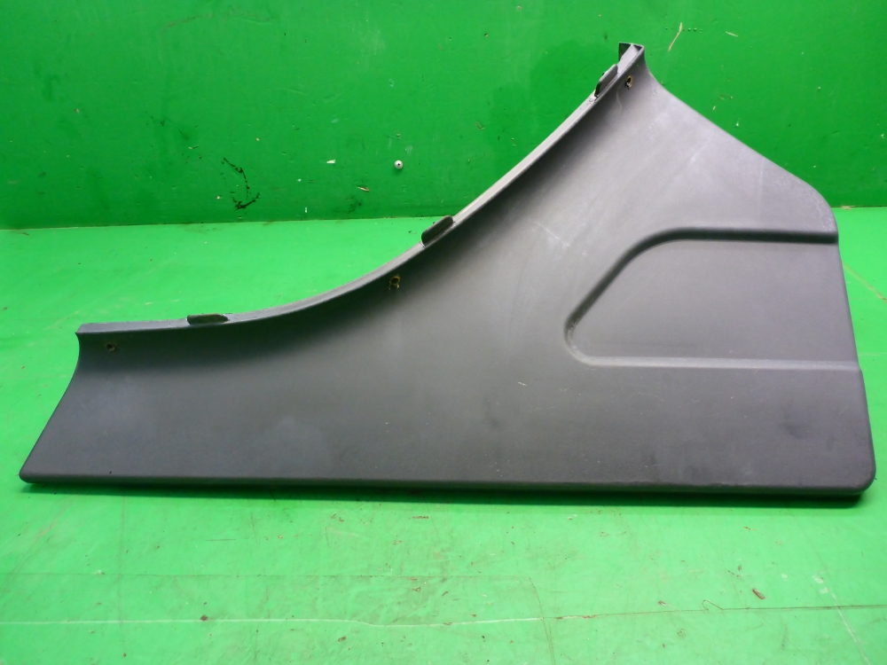 Накладка переднего крыла правого