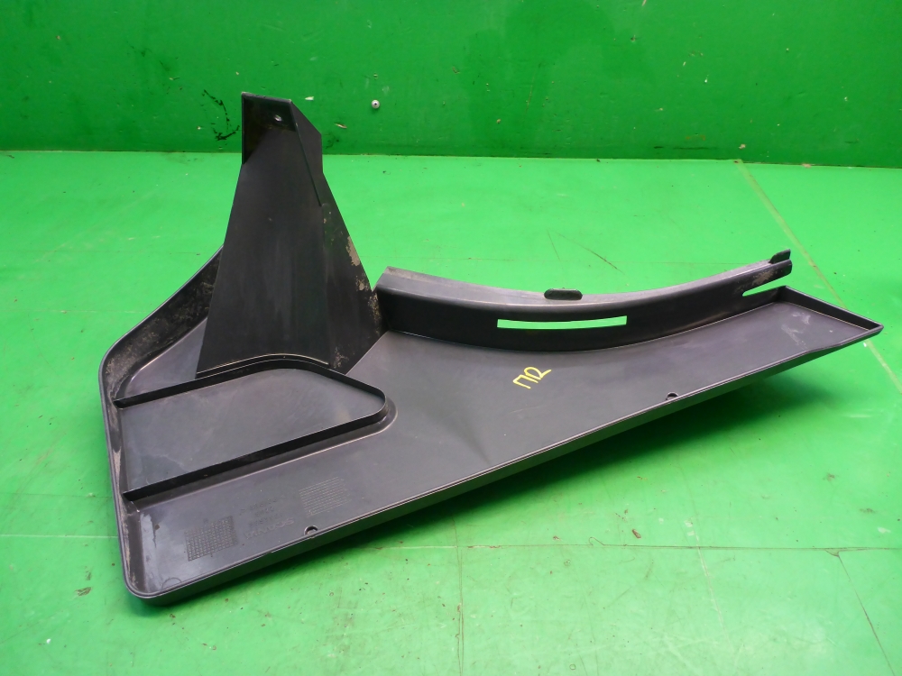 Накладка переднего крыла правого