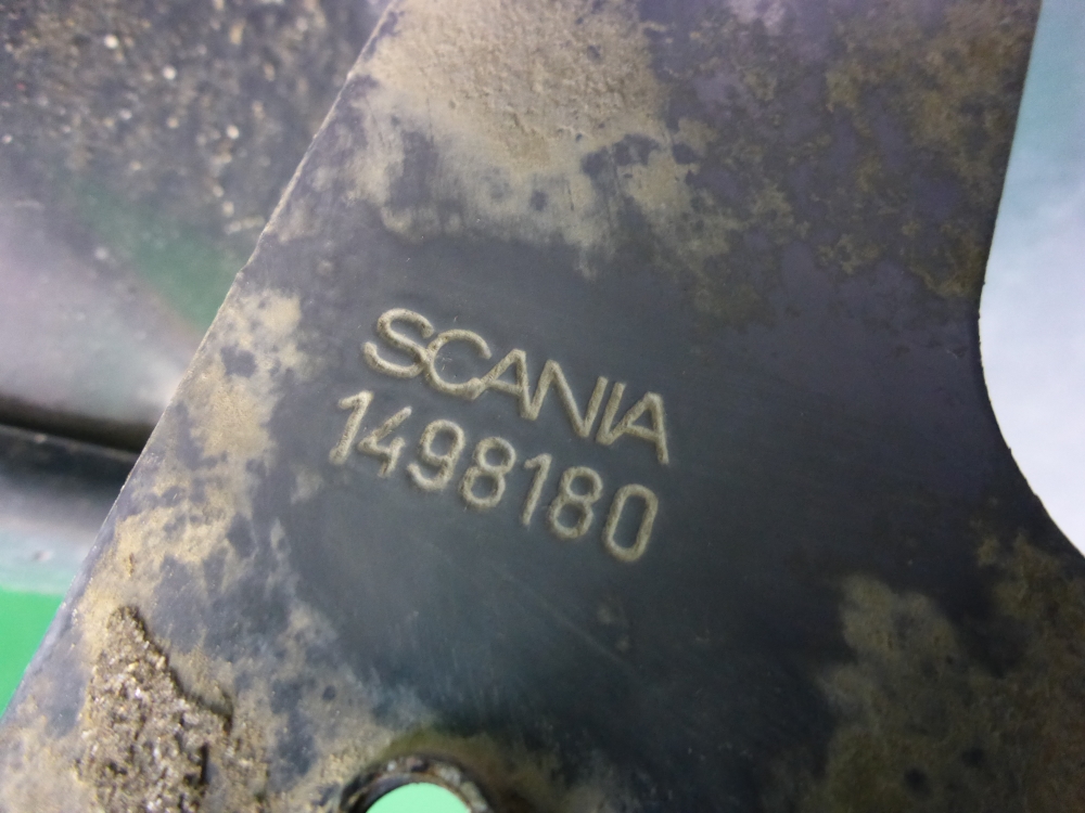 Подножка правая