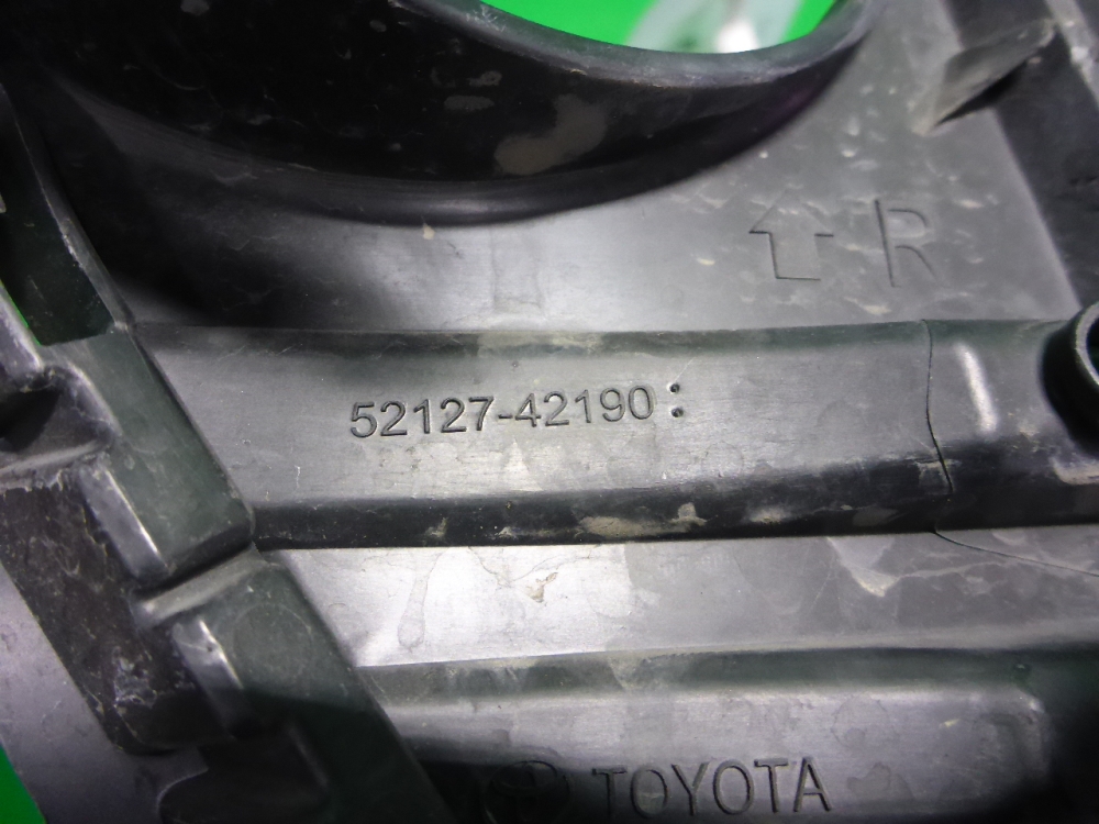 Рамка противотуманной фары правой