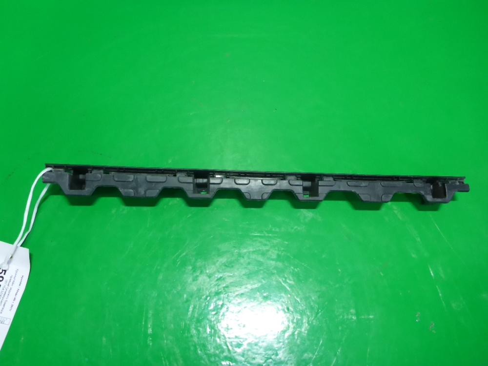 Кронштейн заднего бампера правый