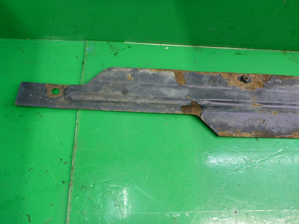 Кронштейн переднего бампера