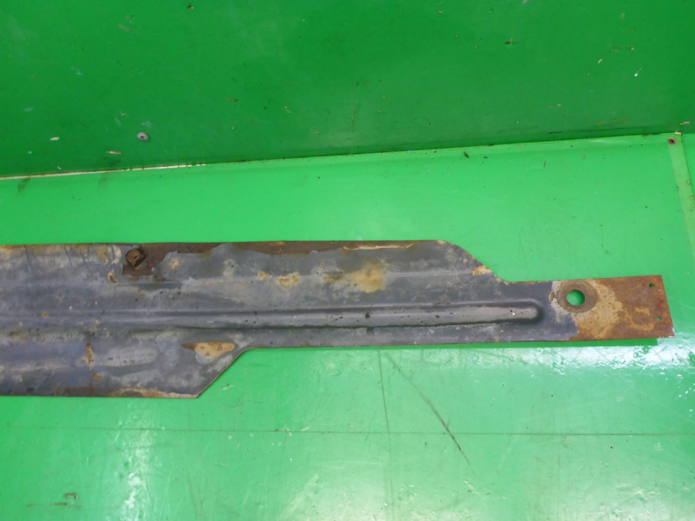 Кронштейн переднего бампера