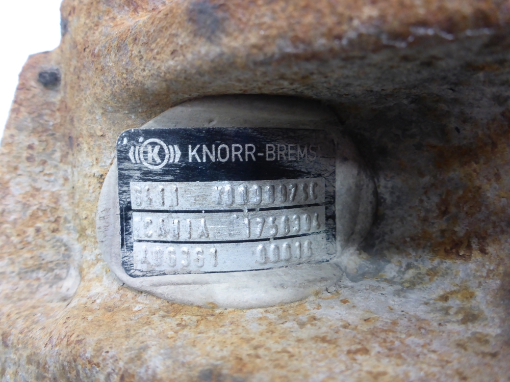 Суппорт передний правый