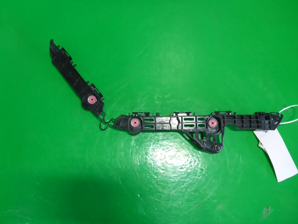 Кронштейн заднего бампера правый