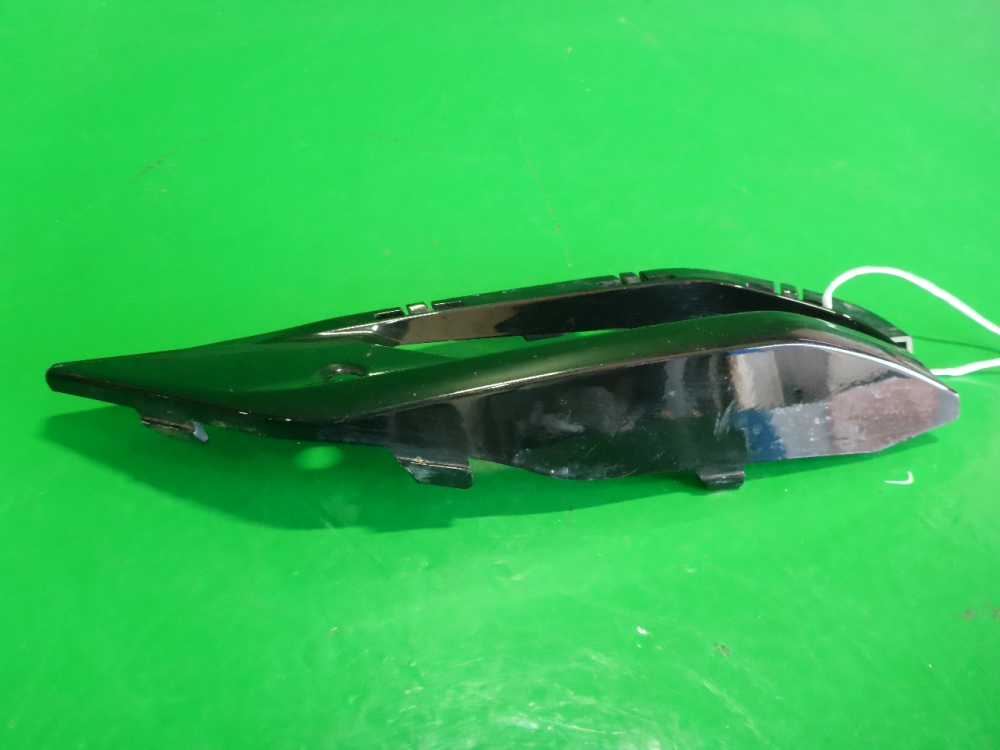 Рамка противотуманной фары левой