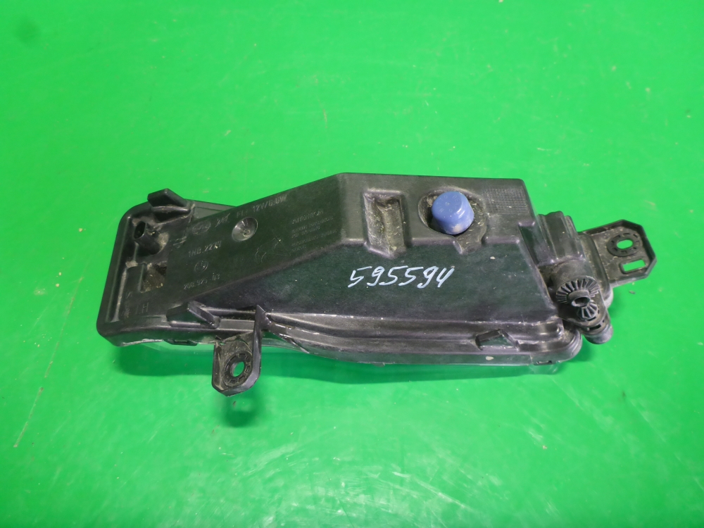 Фара противотуманная левая